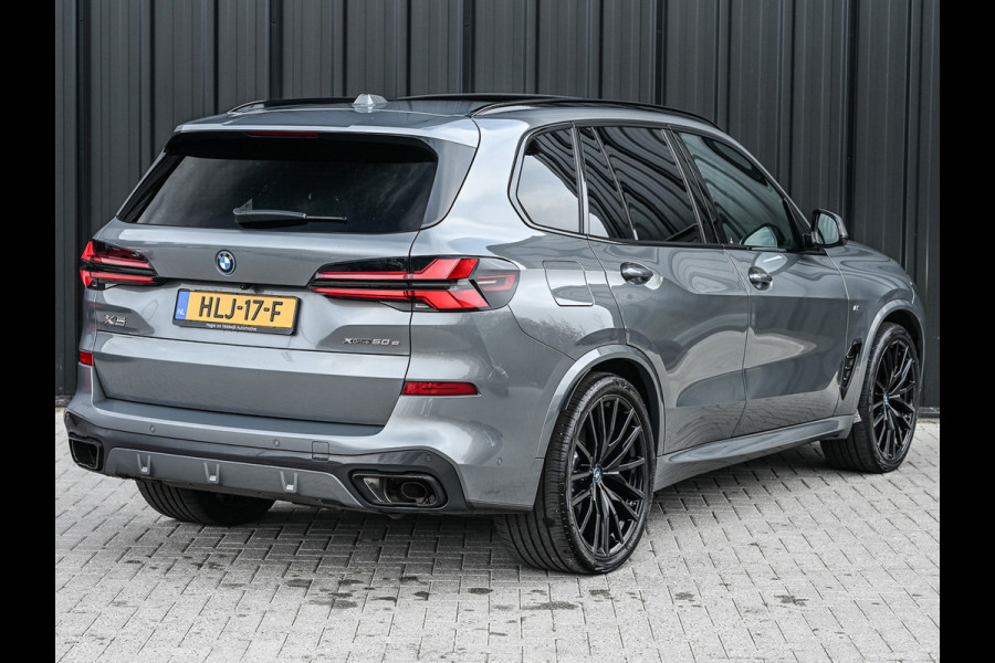 BMW X5 xDrive50e 490pk M Sport Pro | Panorama dak | Luchtvering | Comfort Access | Soft Close | Trekhaak | Shadowline Lights | Comfort Seats | 4-Zone Climate | Driving Assistant Prof. | Harman/Kardon | Ambient Ai