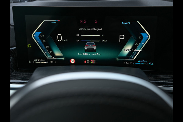 BMW X5 xDrive50e 490pk M Sport Pro | Panorama dak | Luchtvering | Comfort Access | Soft Close | Trekhaak | Shadowline Lights | Comfort Seats | 4-Zone Climate | Driving Assistant Prof. | Harman/Kardon | Ambient Ai