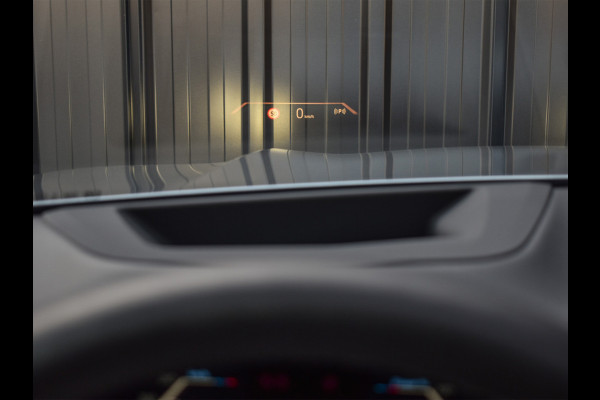 BMW X5 xDrive50e 490pk M Sport Pro | Panorama dak | Luchtvering | Comfort Access | Soft Close | Trekhaak | Shadowline Lights | Comfort Seats | 4-Zone Climate | Driving Assistant Prof. | Harman/Kardon | Ambient Ai