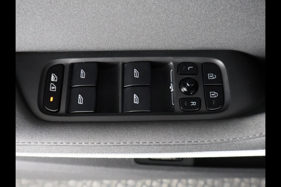 Polestar 2 LONG RANGE 78 kWh ACCU 90% GARANTIE 2032 !* RANGE TOT 561 KM WLTP.  PARKEERSENSOREN V+A . STOELVERWARMING . FULL MAP NAV . STOELPROFIELEN . CAMERA