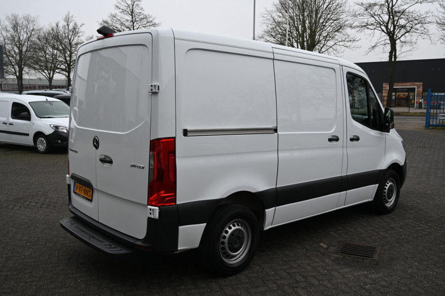 Mercedes-Benz Sprinter 211 CDI L1H1 FWD 3000 kg Trekgewicht, MBUX navigatie met parkeerpakket, Etc.