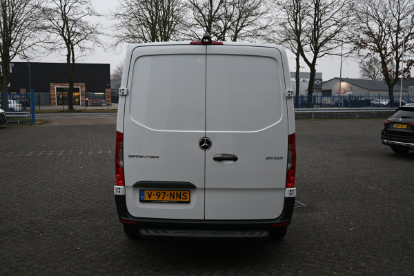Mercedes-Benz Sprinter 211 CDI L1H1 FWD 3000 kg Trekgewicht, MBUX navigatie met parkeerpakket, Etc.