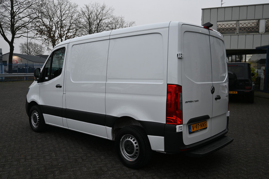 Mercedes-Benz Sprinter 211 CDI L1H1 FWD 3000 kg Trekgewicht, MBUX navigatie met parkeerpakket, Etc.