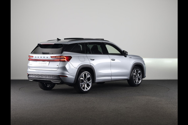 Škoda Kodiaq Sportline Business PHEV 1.5 TSI 204 pk 6 versn. DSG | Panoramadak | Wegklapbare trekhaak | 20 inch lichtmetalen velgen| Winter pakket | Verwarmbare vooruit