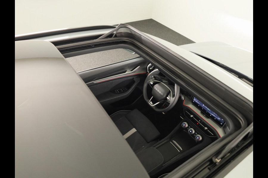 Škoda Kodiaq Sportline Business PHEV 1.5 TSI 204 pk 6 versn. DSG | Panoramadak | Wegklapbare trekhaak | 20 inch lichtmetalen velgen| Winter pakket | Verwarmbare vooruit