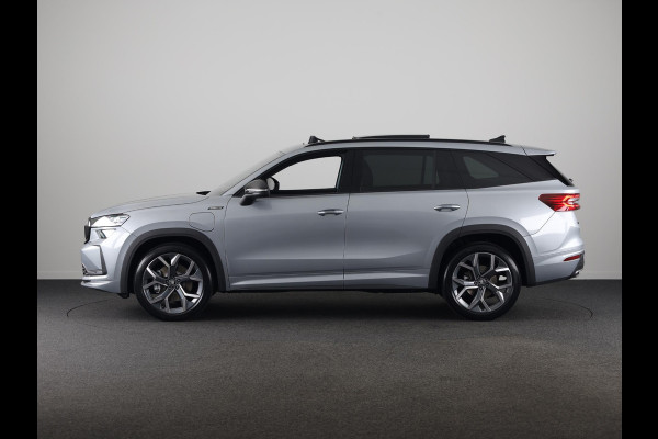 Škoda Kodiaq Sportline Business PHEV 1.5 TSI 204 pk 6 versn. DSG | Panoramadak | Wegklapbare trekhaak | 20 inch lichtmetalen velgen| Winter pakket | Verwarmbare vooruit