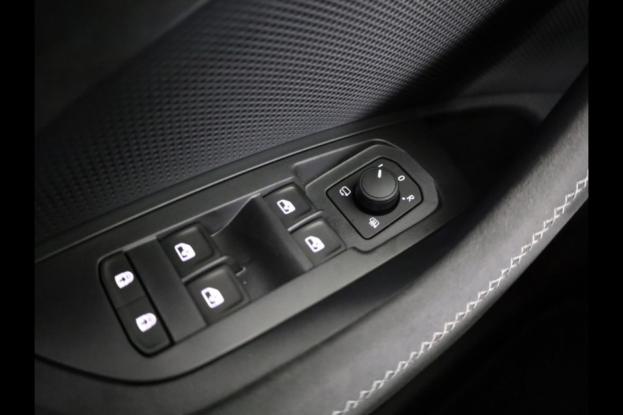 Škoda Kodiaq Sportline Business PHEV 1.5 TSI 204 pk 6 versn. DSG | Panoramadak | Wegklapbare trekhaak | 20 inch lichtmetalen velgen| Winter pakket | Verwarmbare vooruit