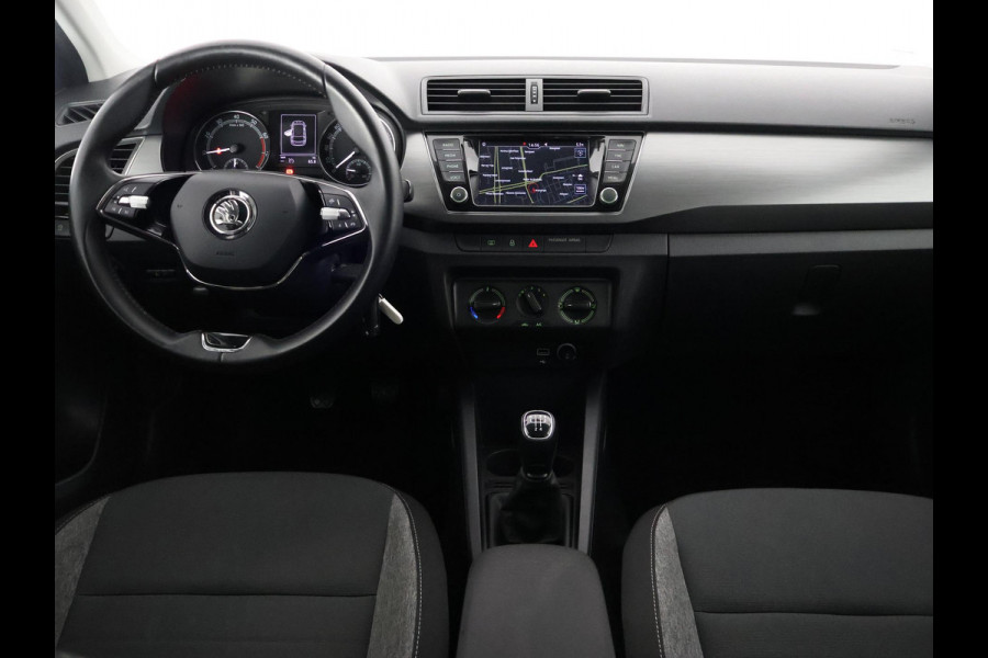 Škoda Fabia Combi TSI 95 PK BUSINESS SPORT GARANTIE 9-2030* VOLLEDIG ONDERHOUDEN. PDC V+A . FULL MAP NAVI . ELEKTRISCHE RAMEN V+A .