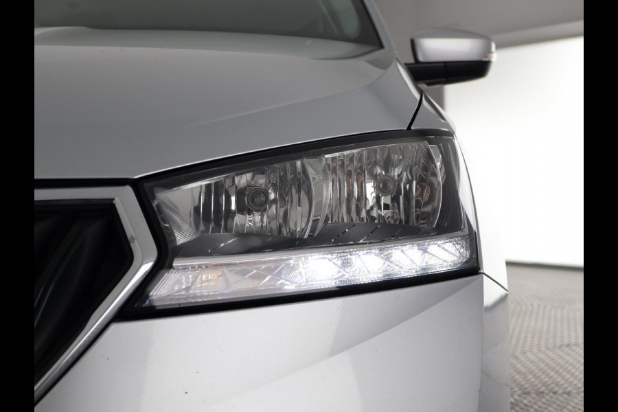 Škoda Fabia Combi TSI 95 PK BUSINESS SPORT GARANTIE 9-2030* VOLLEDIG ONDERHOUDEN. PDC V+A . FULL MAP NAVI . ELEKTRISCHE RAMEN V+A .