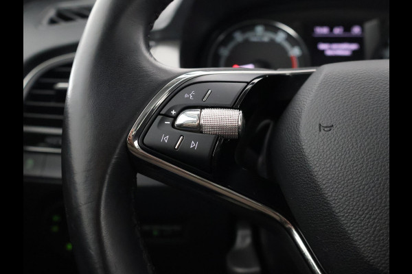 Škoda Fabia Combi TSI 95 PK BUSINESS SPORT GARANTIE 9-2030* VOLLEDIG ONDERHOUDEN. PDC V+A . FULL MAP NAVI . ELEKTRISCHE RAMEN V+A .