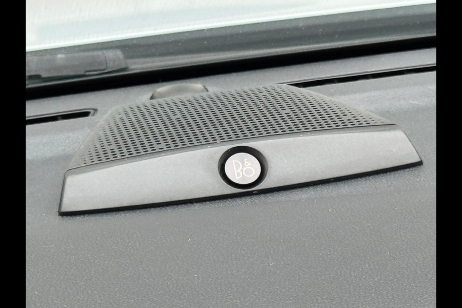 Ford Puma 1.0 EcoBoost Hybrid ST-Line Vignale, VOL OPTIES , panoramadak, stoelverwarming,lederen sportinterieur,achteruitrijcamera