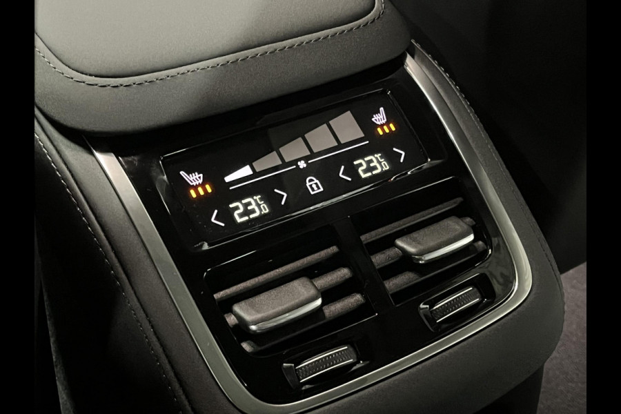 Volvo XC90 2.0 T8 Plug-in hybrid AWD Ultra Dark Luchtvering | Massage | Bowers & Wilkins | Trekhaak | Adapt. Cruise | Stoelventilatie | 22" wielen | 360 camera | Head-up