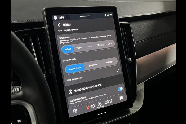 Volvo XC90 2.0 T8 Plug-in hybrid AWD Ultra Dark Luchtvering | Massage | Bowers & Wilkins | Trekhaak | Adapt. Cruise | Stoelventilatie | 22" wielen | 360 camera | Head-up