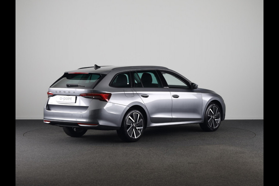 Škoda Octavia Combi Business Edition m-HEV 1.5 TSI 115 pk 7 versn. DSG | Sunset | Wegklapbare trekhaak | 18 inch lichtmetalen velgen Vega Aero zwart