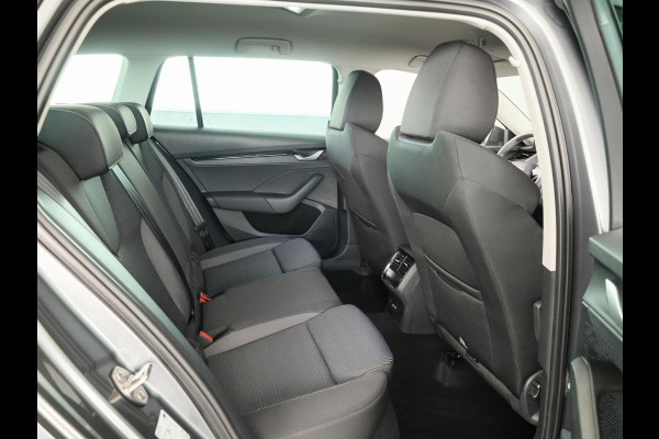 Škoda Octavia Combi Business Edition m-HEV 1.5 TSI 115 pk 7 versn. DSG | Sunset | Wegklapbare trekhaak | 18 inch lichtmetalen velgen Vega Aero zwart