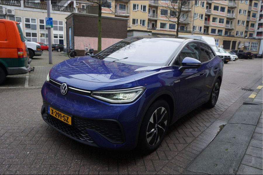 Volkswagen ID.5 Pro 77 kWh | 94%SOH | Panoramadak | MATRIX | Leer | 360 camera | Adaptieve cruise + lane departure met stuurcorrectie | Dakspoiler | Apple Carplay | Key Less Entry/ Go | Sfeerverlichting