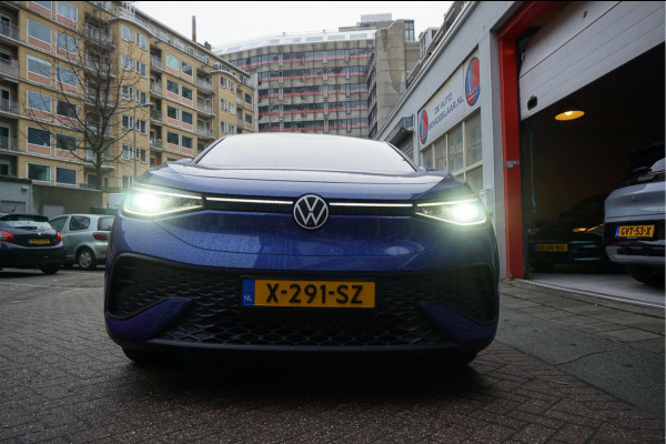 Volkswagen ID.5 Pro 77 kWh | 94%SOH | Panoramadak | MATRIX | Leer | 360 camera | Adaptieve cruise + lane departure met stuurcorrectie | Dakspoiler | Apple Carplay | Key Less Entry/ Go | Sfeerverlichting