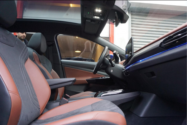 Volkswagen ID.5 Pro 77 kWh | 94%SOH | Panoramadak | MATRIX | Leer | 360 camera | Adaptieve cruise + lane departure met stuurcorrectie | Dakspoiler | Apple Carplay | Key Less Entry/ Go | Sfeerverlichting