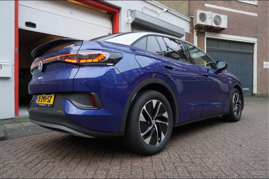 Volkswagen ID.5 Pro 77 kWh | 94%SOH | Panoramadak | MATRIX | Leer | 360 camera | Adaptieve cruise + lane departure met stuurcorrectie | Dakspoiler | Apple Carplay | Key Less Entry/ Go | Sfeerverlichting