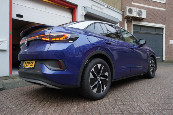 Volkswagen ID.5 Pro 77 kWh | 94%SOH | Panoramadak | MATRIX | Leer | 360 camera | Adaptieve cruise + lane departure met stuurcorrectie | Dakspoiler | Apple Carplay | Key Less Entry/ Go | Sfeerverlichting
