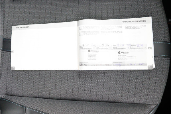 Peugeot 208 1.2 Allure*AUTOM*ACC*LANE-ASS*NAVI*CAM*CARPLAY*