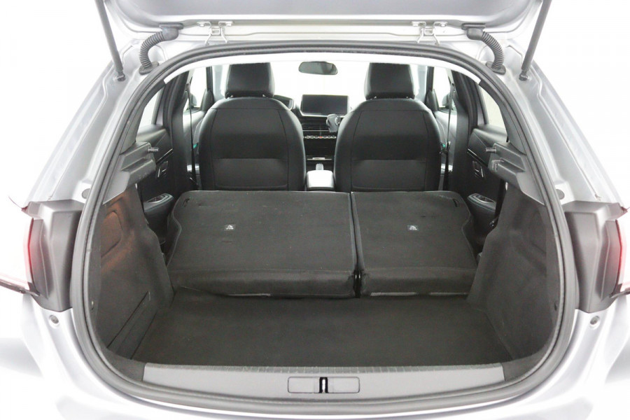 Peugeot 208 1.2 Allure*AUTOM*ACC*LANE-ASS*NAVI*CAM*CARPLAY*