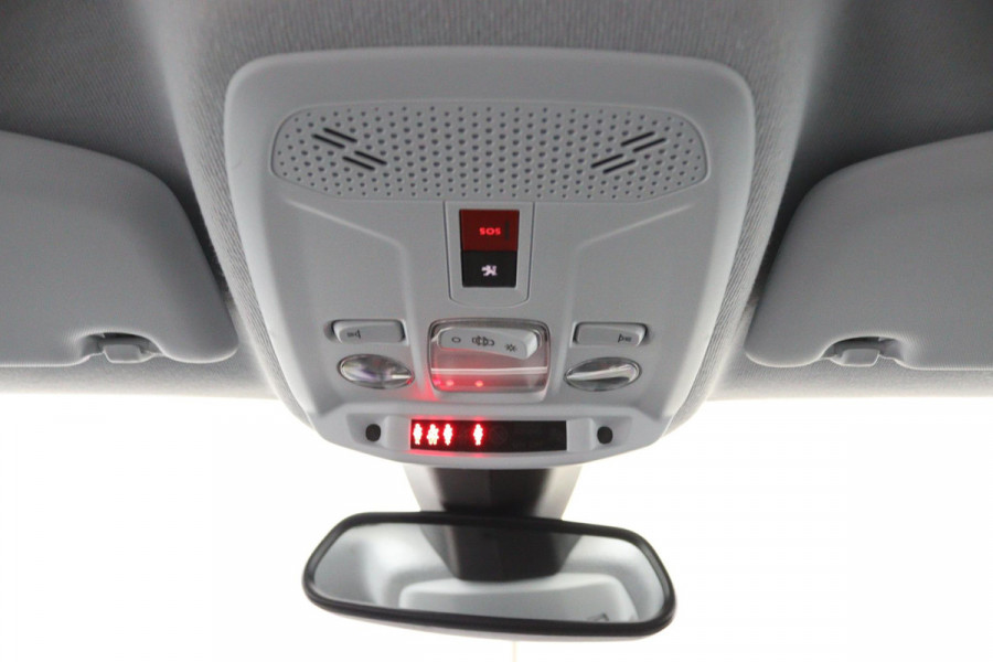 Peugeot 208 1.2 Allure*AUTOM*ACC*LANE-ASS*NAVI*CAM*CARPLAY*