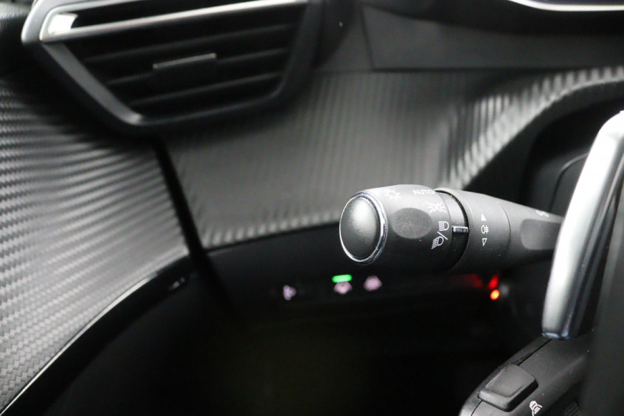 Peugeot 208 1.2 Allure*AUTOM*ACC*LANE-ASS*NAVI*CAM*CARPLAY*