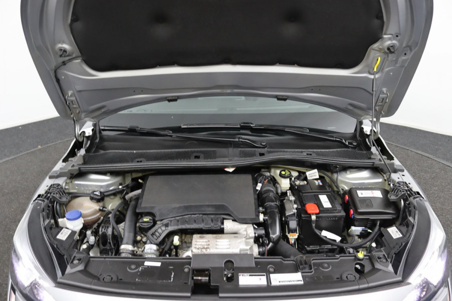 Peugeot 208 1.2 Allure*AUTOM*ACC*LANE-ASS*NAVI*CAM*CARPLAY*