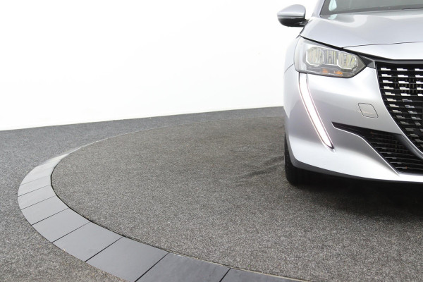 Peugeot 208 1.2 Allure*AUTOM*ACC*LANE-ASS*NAVI*CAM*CARPLAY*