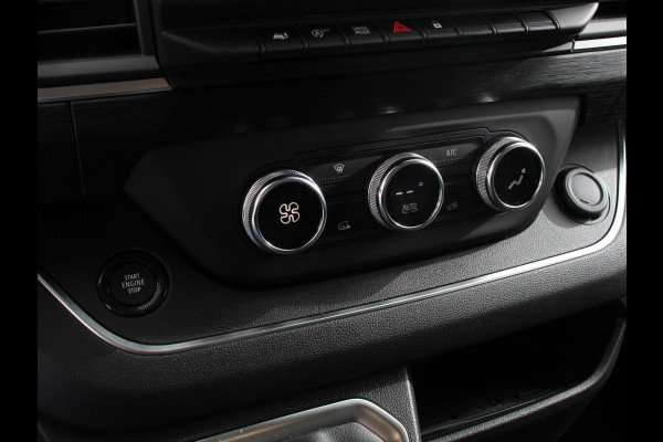 Renault Trafic 2.0 Blue dC1 150 EDC T29 L2H1 Extra Dubbele Cabine Navigatie Airco Lichtmetalen velgen Betimmering Trekhaak Camera Parkeer sensoren  Dab