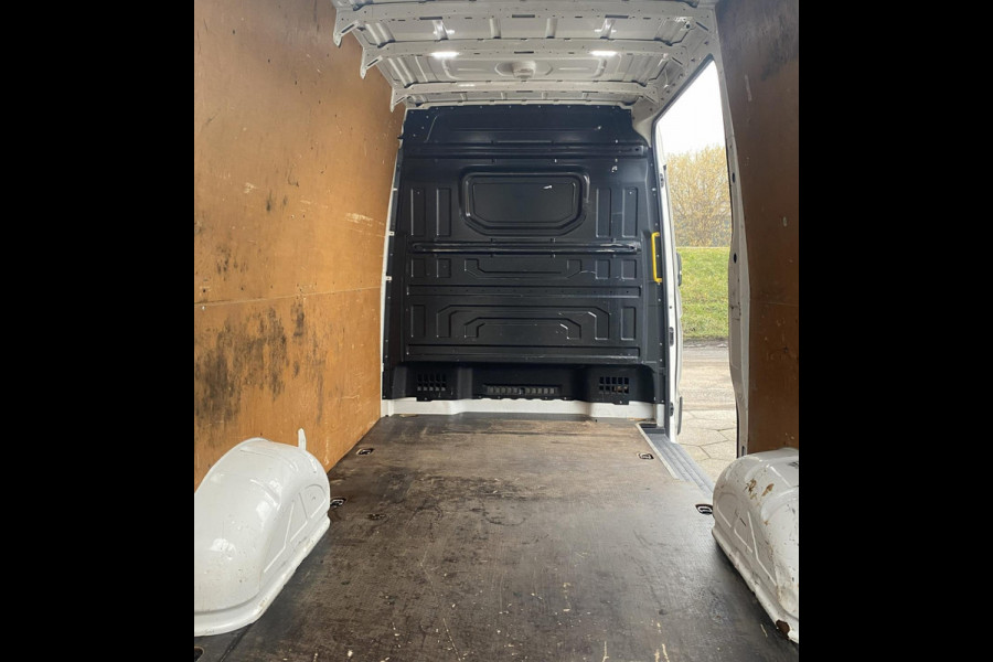 Volkswagen Crafter 35 2.0 TDI L3H3 Comfortline, Cam, Cruise, Trekhaak, Imperiaal, NAP