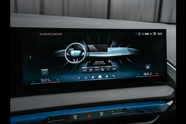 BMW X3 30e xDrive · M-Sport · Panorama dak · Sport stoelen · Driving Assistant Plus · Dab+ · Harman/Kardon · Adaptive Led · Head-Up · 3