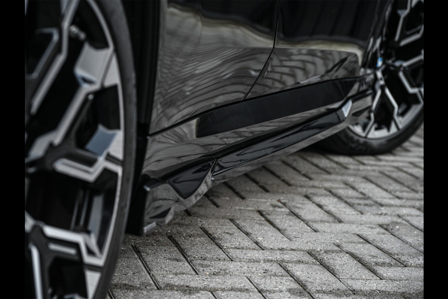 BMW X3 30e xDrive · M-Sport · Panorama dak · Sport stoelen · Driving Assistant Plus · Dab+ · Harman/Kardon · Adaptive Led · Head-Up · 3