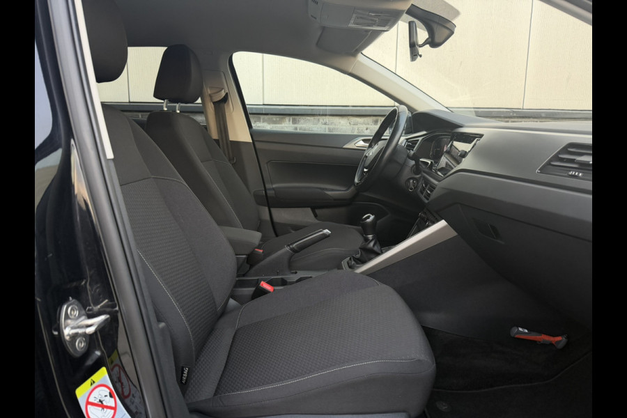 Volkswagen Polo 1.0 TSI Comfortline Business | Carplay | Camera | Virtual Cockpit | PDC | Navi