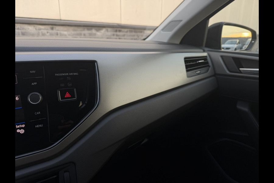 Volkswagen Polo 1.0 TSI Comfortline Business | Carplay | Camera | Virtual Cockpit | PDC | Navi