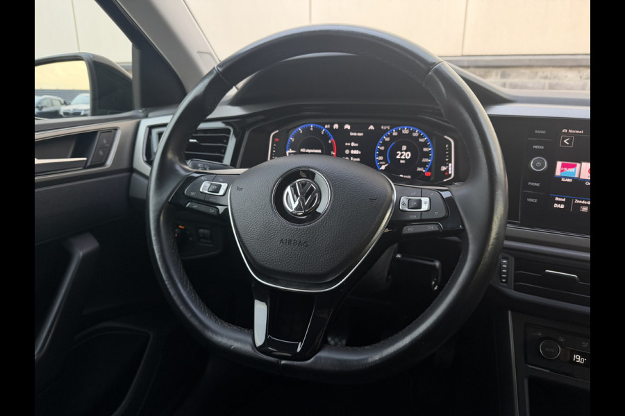 Volkswagen Polo 1.0 TSI Comfortline Business | Carplay | Camera | Virtual Cockpit | PDC | Navi