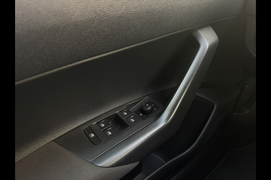 Volkswagen Polo 1.0 TSI Comfortline Business | Carplay | Camera | Virtual Cockpit | PDC | Navi