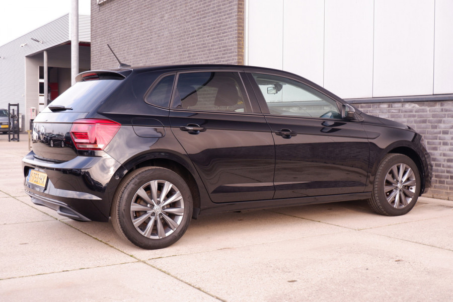 Volkswagen Polo 1.0 TSI Comfortline Business | Carplay | Camera | Virtual Cockpit | PDC | Navi