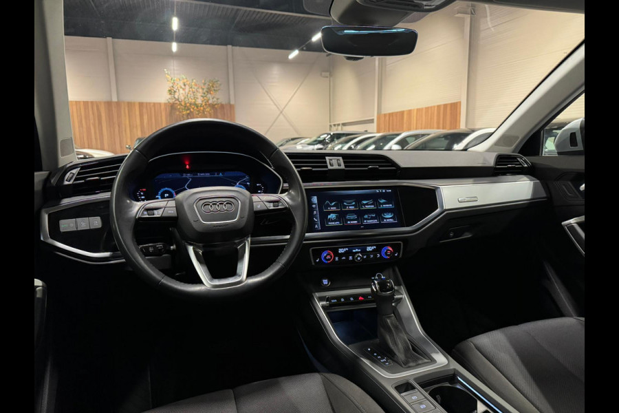 Audi Q3 35 TFSI 150PK Pro Line, S-Tronic, Virtual, Matrix, Apple Carplay, ACC, Blind Spot, Trekhaak, Voll Led, Voll Onderhouden