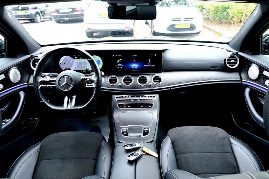 Mercedes-Benz E-Klasse 300 e AMG LEDER/NAVI/PANO/BURMESTER®