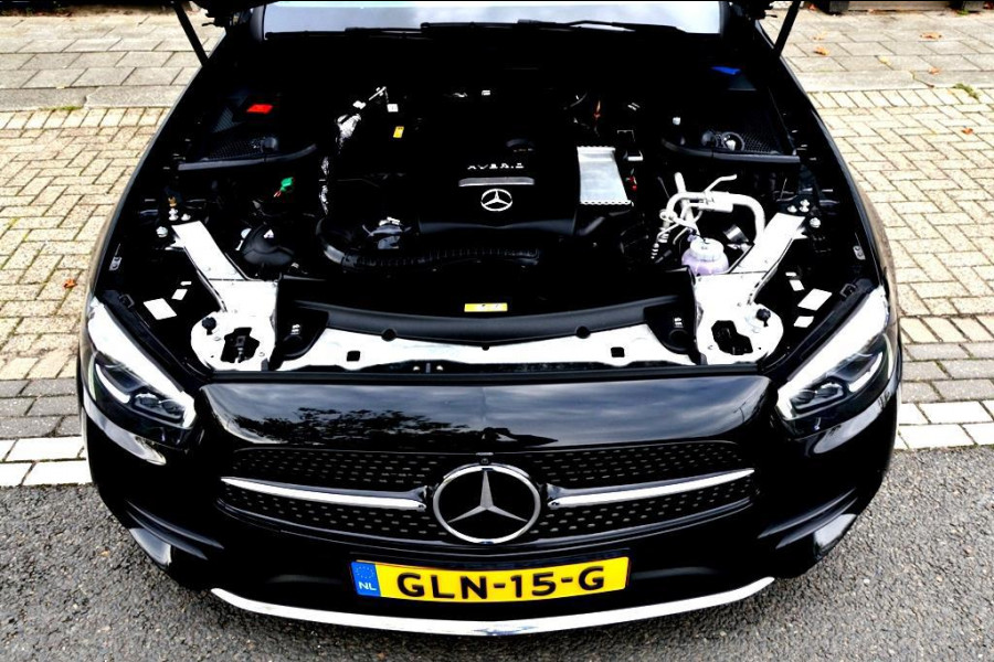 Mercedes-Benz E-Klasse 300 e AMG LEDER/NAVI/PANO/BURMESTER®