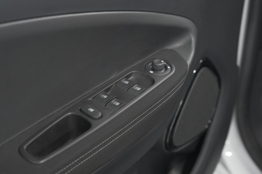 Renault ZOE Q90 Intens Quickcharge 41 kWh | Huuraccu | Navigatie | Parkeersensoren | Climate Control