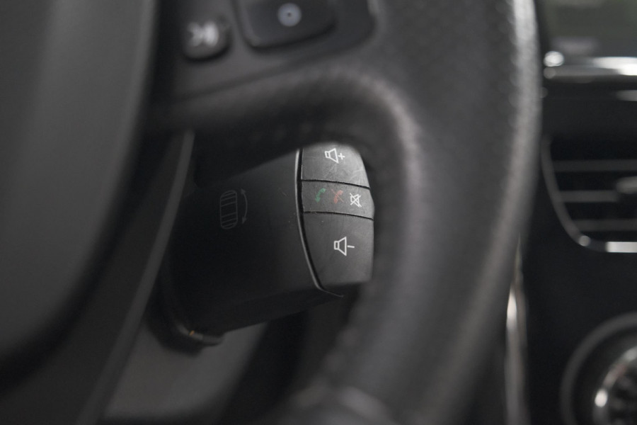 Renault ZOE Q90 Intens Quickcharge 41 kWh | Huuraccu | Navigatie | Parkeersensoren | Climate Control