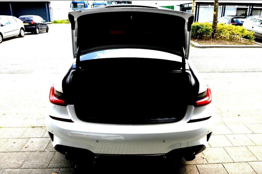 BMW 3-serie 330e High Executive M Performance CARBON/LASER