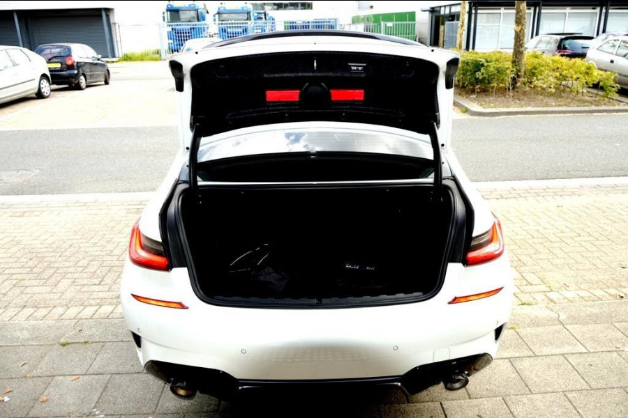 BMW 3-serie 330e High Executive M Performance CARBON/LASER