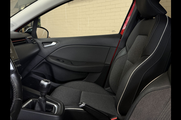 Renault Clio 1.0 TCe 90pk Intens | Navi | 360 | Stuur & Stoelverwarming | Carplay | 17" | Led | 100% onderhouden!