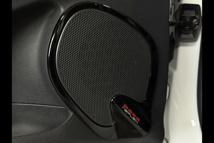 Renault Clio 1.2 TCe 120pk AUT Intens | Navi | Led | Camera | PDC V+A | 16" | Stoelverwarming | 100% Dealer onderhouden!