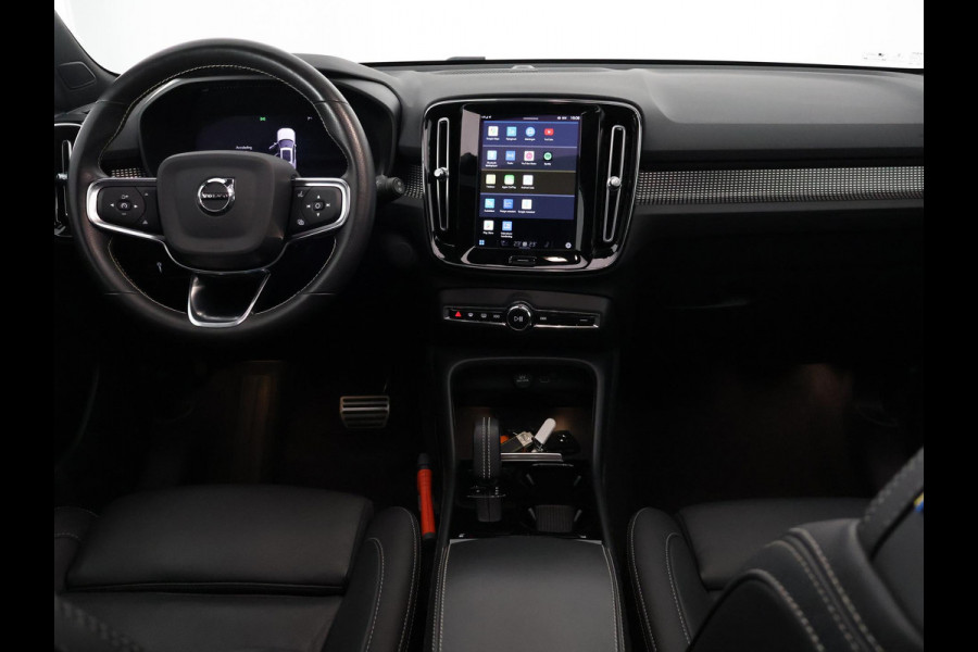 Volvo XC40 P8 AWD R-DESIGN ACCU SOH 93% GARANTIE 11-2030* BEREIK 462 KM WLTP. NL AUTO. BIJNA 2021.PARKEERSENSOREN V+A . 360 CAMERA V+A . APPLE CARPLAY & ADNROID AUTO . STOEL -EN STUURVERWARMING