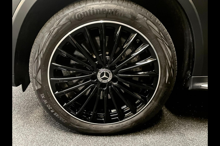 Mercedes-Benz GLC 300de 4MATIC AMG Line PANODAK HUD